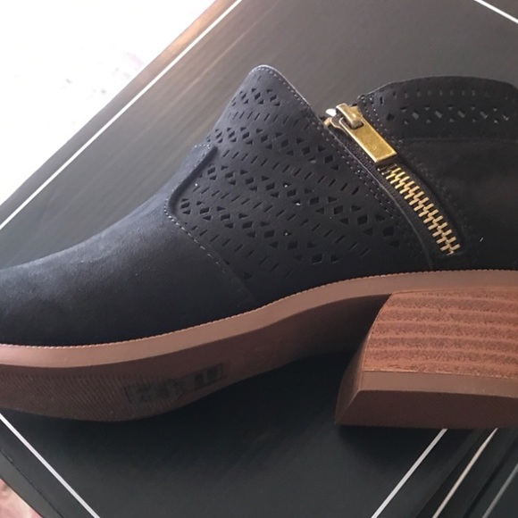 LAST 2! Qupid Rager Black BOOTIES side zipper - Picture 2 of 4